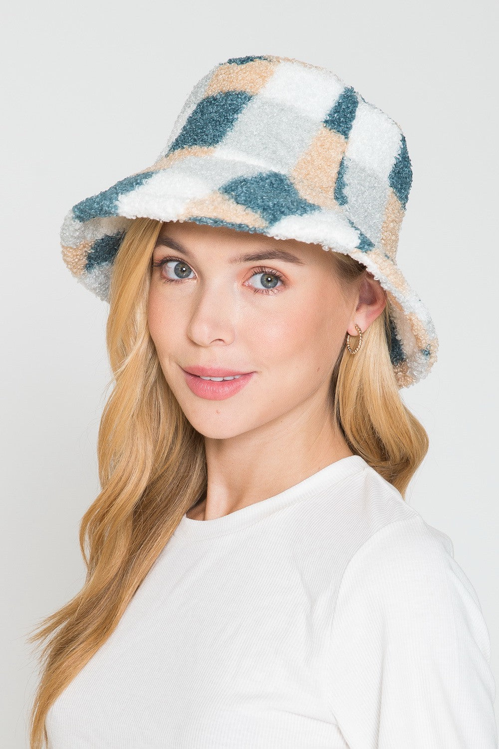 COLOR BLOCK PLUSH BUCKET HAT - Image 6