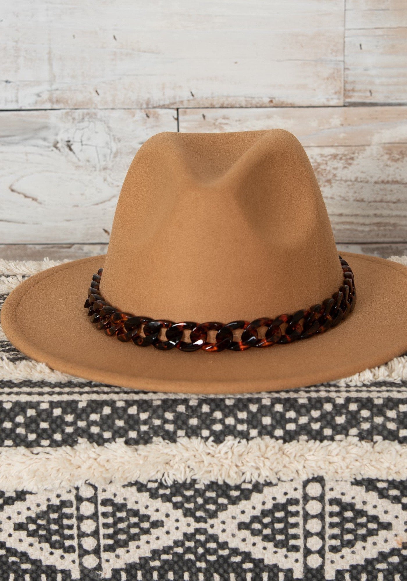 CLASSIC FEDORA HAT WITH TORTOISE CHAIN - Image 7